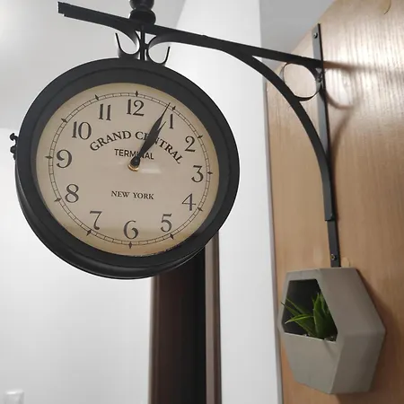 Orange On Sunny Day 6 Complex *